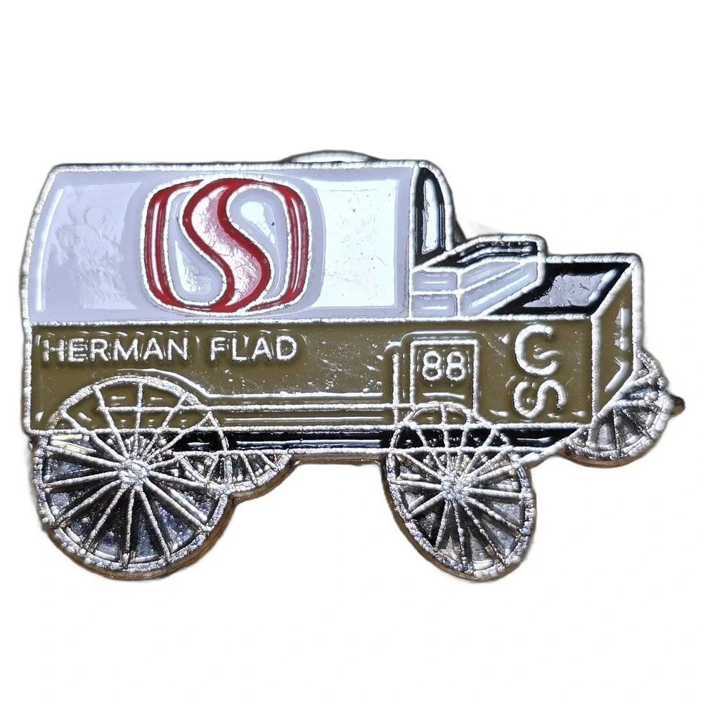 Safeway Herman Flad 1988 Covered Wagon Logo Souvenir Hat Vest Lapel Pin E15